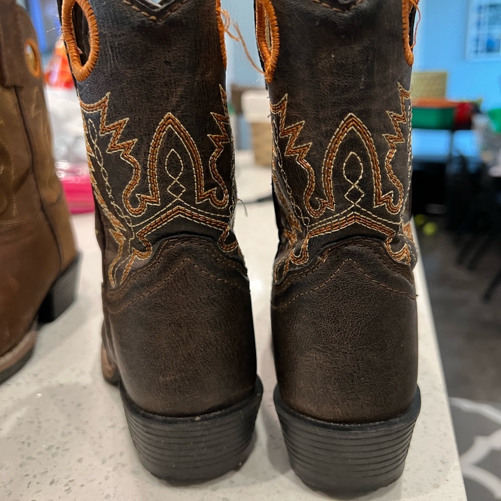 Boots - Picture 4 of 4